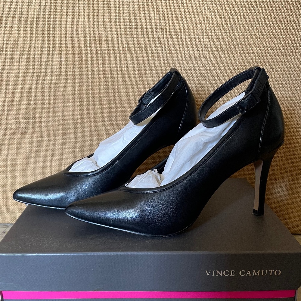 Vince Camuto Bayalla Black Leather High Heel Pumps - US 6